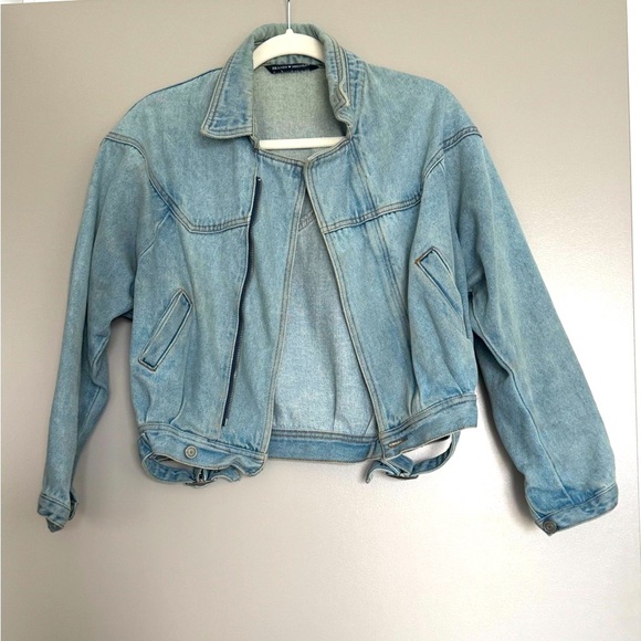 Brandy Melville Isabelle Cropped Denim Jacket 💙 - Picture 6 of 12